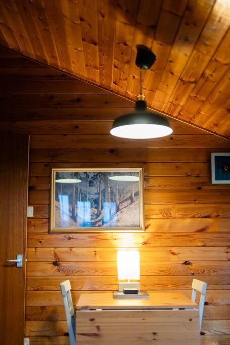 Cozy Norwegian Style Log Cabin In Rural Snowdonia - 2 Bedrooms & Parking By Seren Short Stays Ffestiniog Екстериор снимка