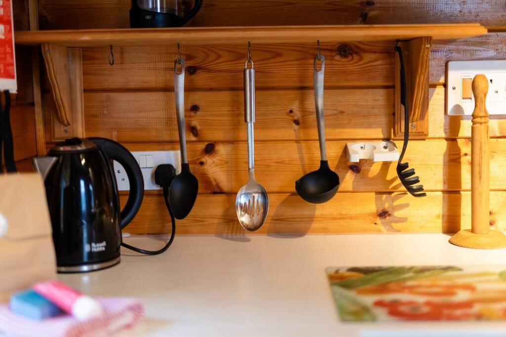 Cozy Norwegian Style Log Cabin In Rural Snowdonia - 2 Bedrooms & Parking By Seren Short Stays Ffestiniog Екстериор снимка