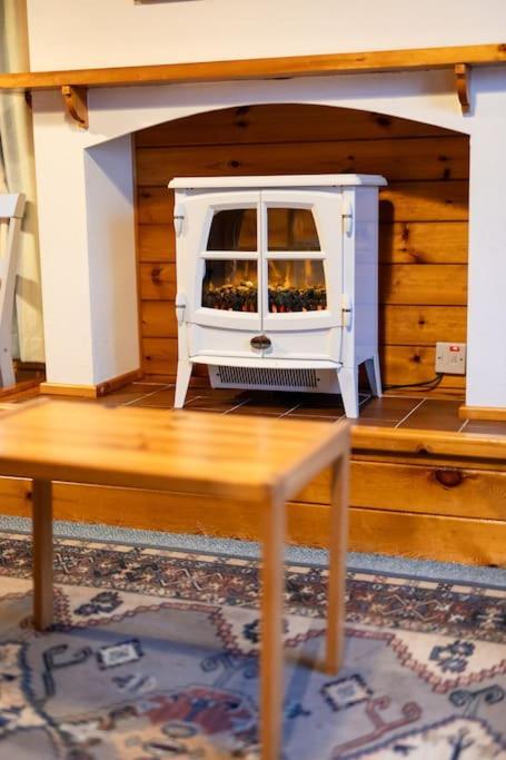 Cozy Norwegian Style Log Cabin In Rural Snowdonia - 2 Bedrooms & Parking By Seren Short Stays Ffestiniog Екстериор снимка